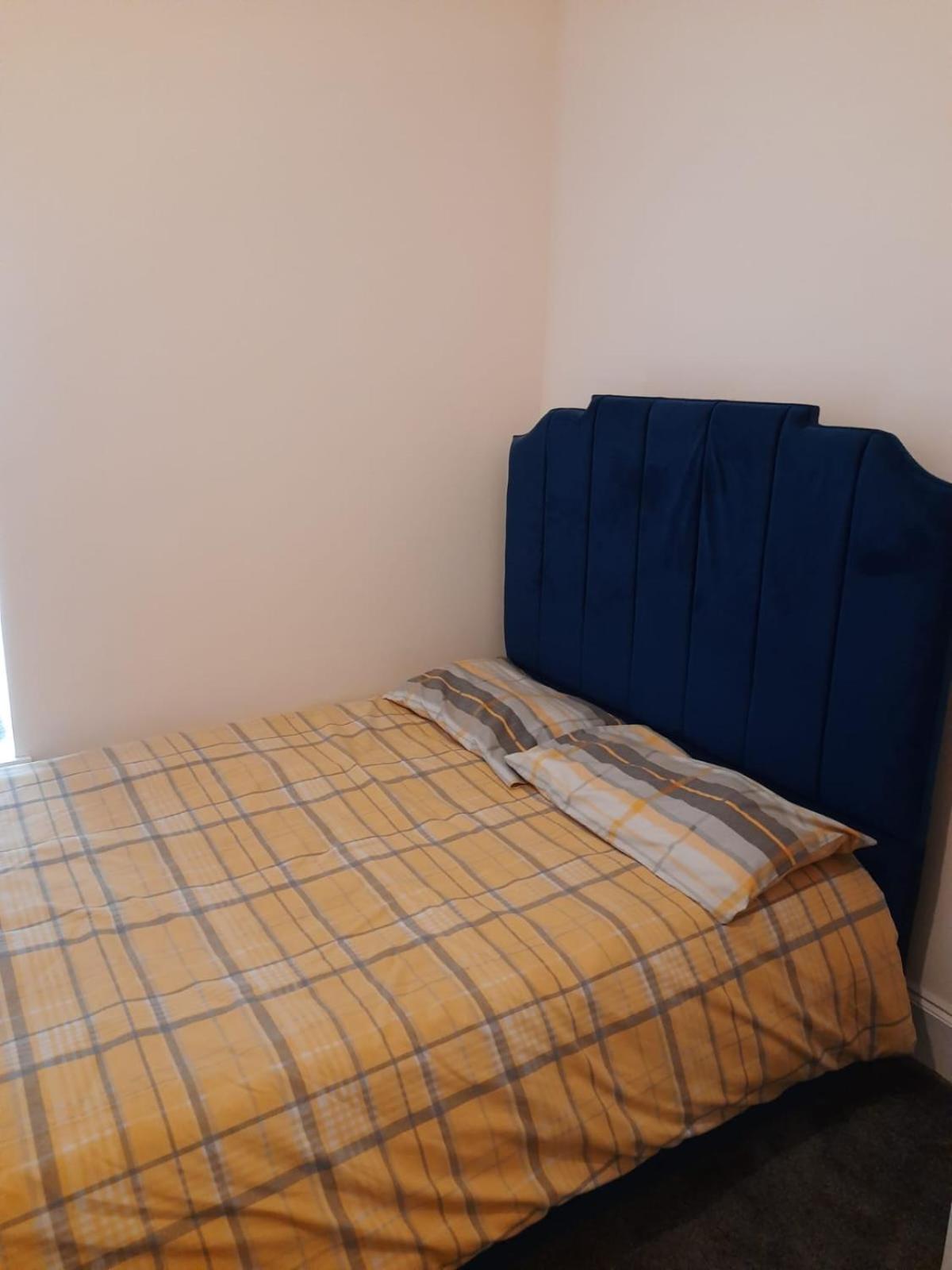 Lovely Bedroom With Shared Kitchen & Bathroom Free Parking والسال المظهر الخارجي الصورة