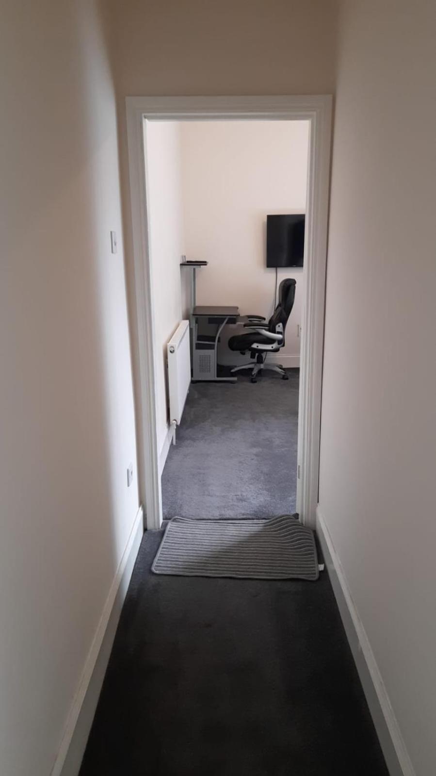 Lovely Bedroom With Shared Kitchen & Bathroom Free Parking والسال المظهر الخارجي الصورة